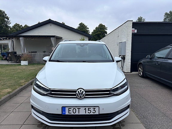 Volkswagen Touran 3 of 7