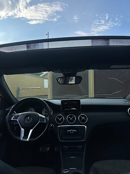 Mercedes-Benz A200 2 of 9