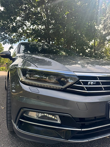 Volkswagen Passat 4 of 11