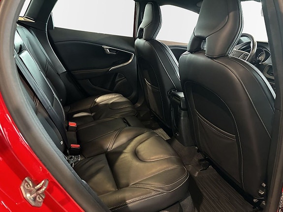 Volvo V40 8 of 10