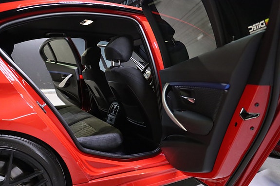 BMW 340i 14 of 28