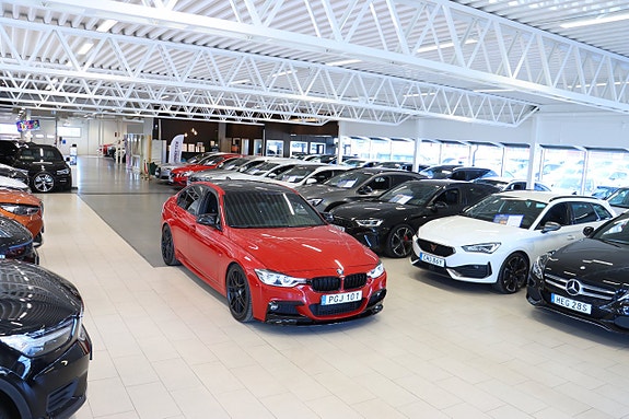 BMW 340i 3 of 28