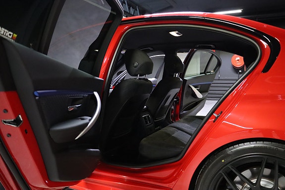 BMW 340i 13 of 28