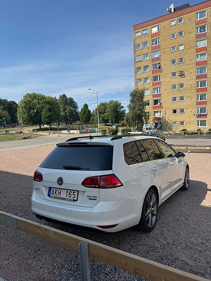 Volkswagen Golf VII 2 of 8