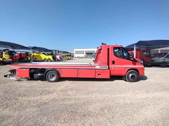 Iveco Daily bärgningsbil 3 of 12