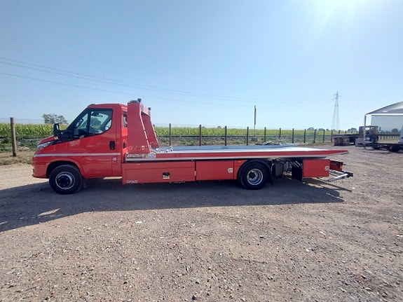 Iveco Daily bärgningsbil