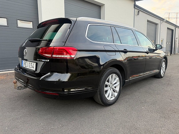 Volkswagen Passat 12 of 30