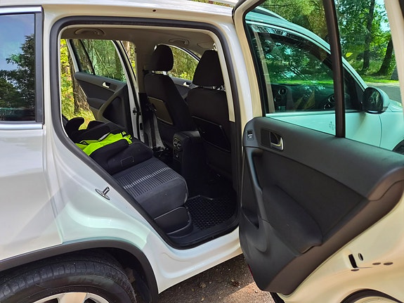 Volkswagen Tiguan 13 of 20