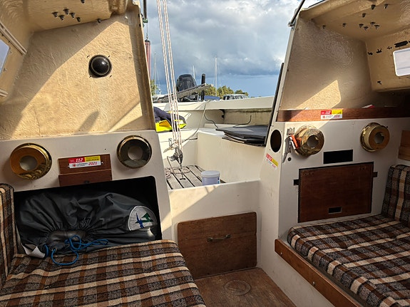 Helmsman 20 bortskänktes 4 of 8