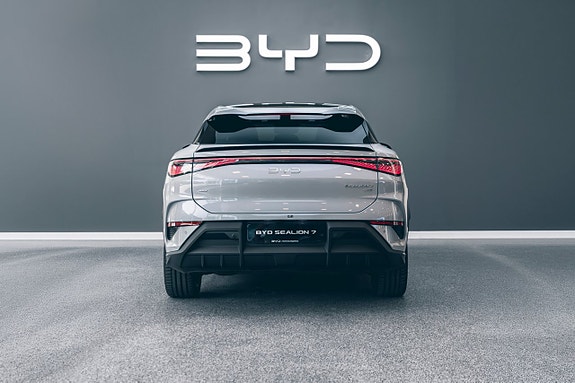 BYD Sealion 7 4 of 17