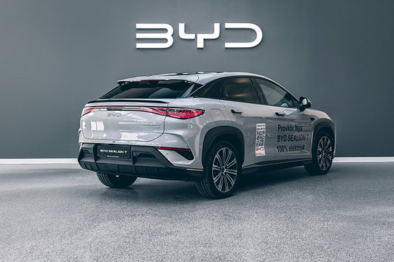 BYD Sealion 7 2 of 17