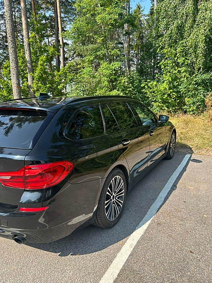 BMW 520d 2 of 3
