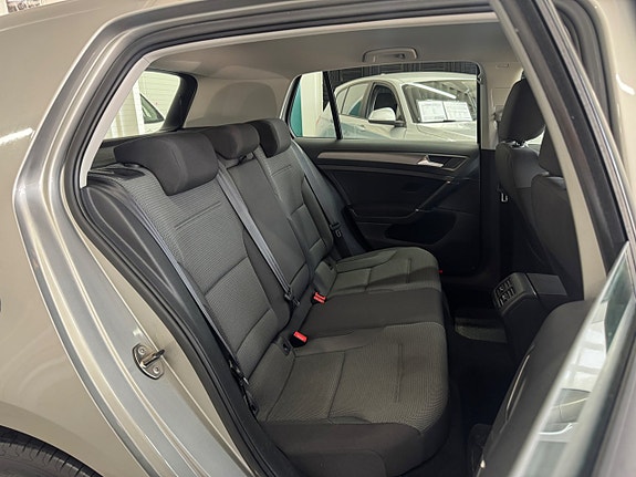 Volkswagen Golf I 21 of 24