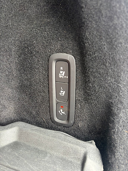 Volvo XC60 12 of 30