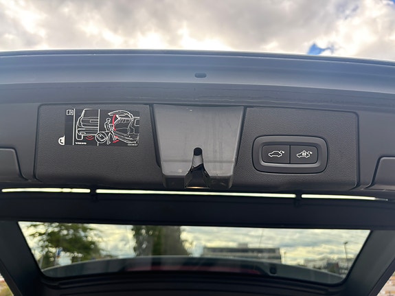 Volvo XC60 11 of 30