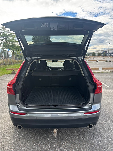 Volvo XC60 10 of 30