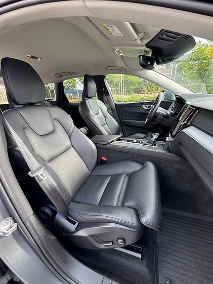 Volvo XC60 18 of 30