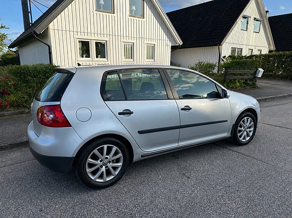 Volkswagen Golf V 4 of 6