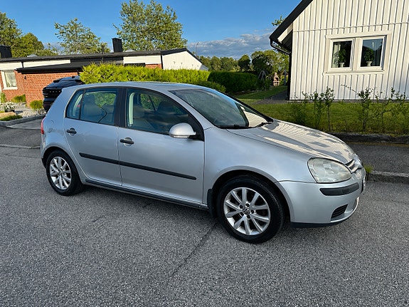 Volkswagen Golf V 3 of 6