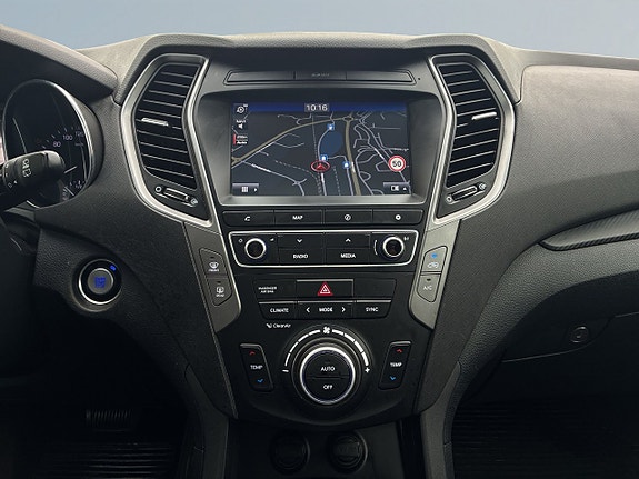 Hyundai Santa Fe 11 of 26