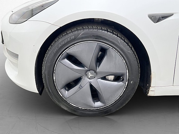 Tesla Model 3 29 of 30