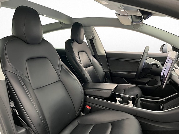 Tesla Model 3 25 of 30