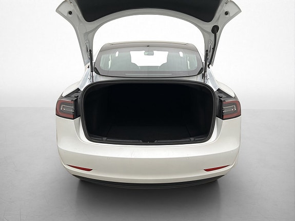 Tesla Model 3 28 of 30
