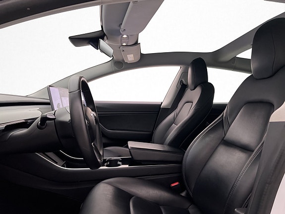 Tesla Model 3 11 of 30