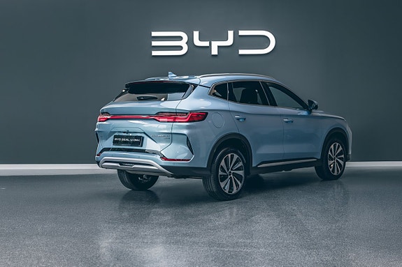 BYD Seal U 2 of 18