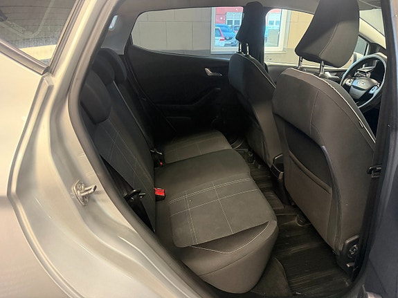 Ford Fiesta 13 of 18