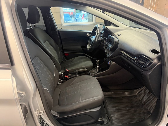 Ford Fiesta 11 of 18
