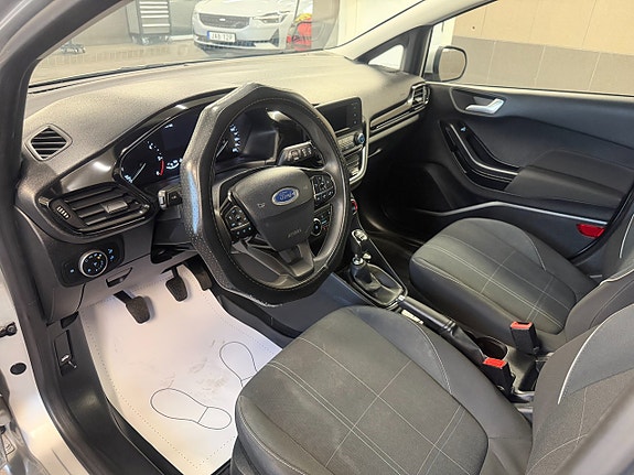 Ford Fiesta 15 of 18