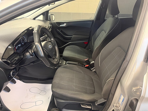 Ford Fiesta 14 of 18