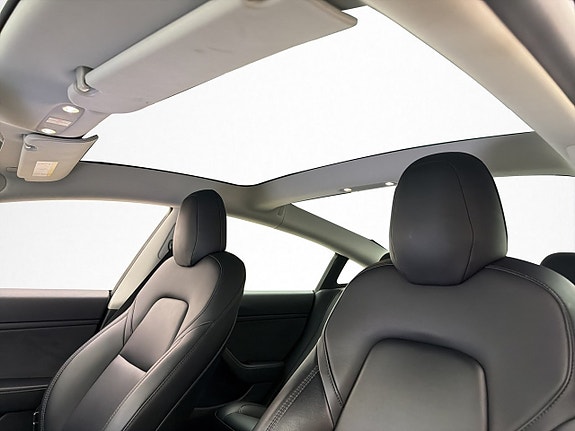 Tesla Model 3 11 of 30