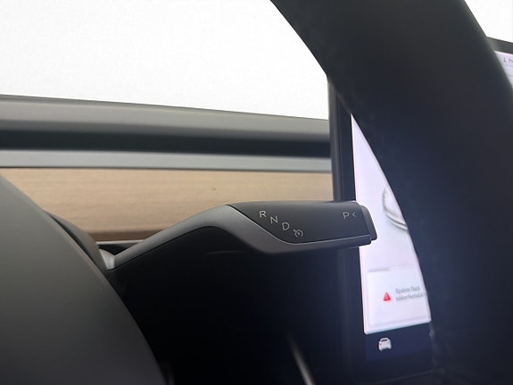 Tesla Model 3 28 of 30