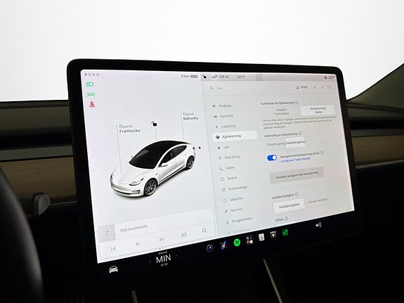 Tesla Model 3 20 of 30