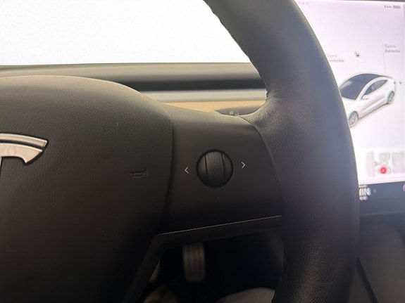 Tesla Model 3 27 of 30