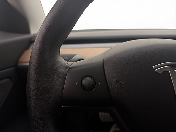 Tesla Model 3 26 of 30