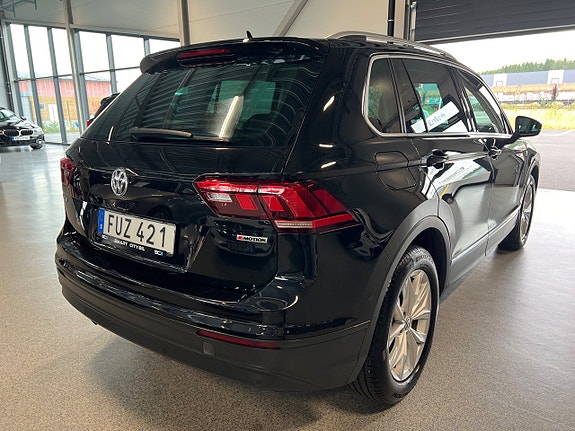 Volkswagen Tiguan 3 of 21