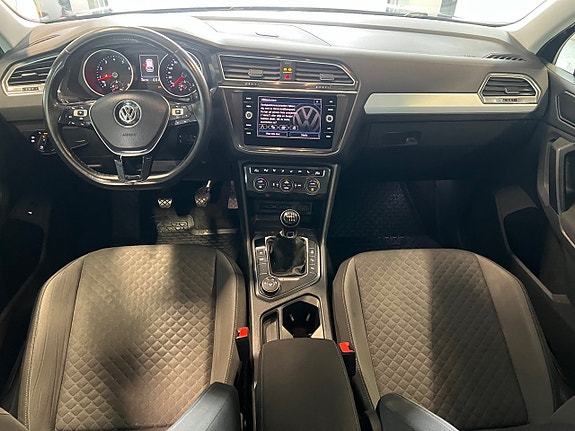 Volkswagen Tiguan 12 of 21