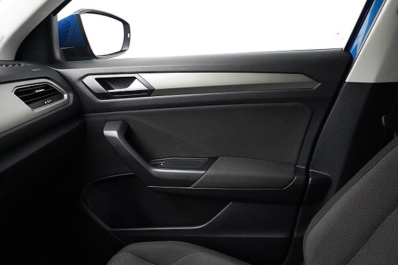 Volkswagen T-Roc 15 of 24