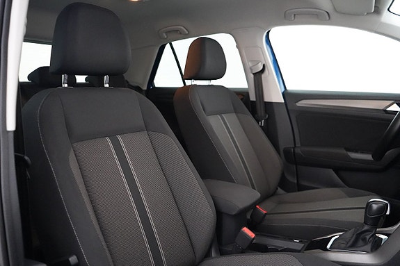 Volkswagen T-Roc 17 of 24