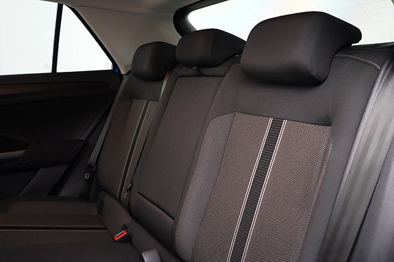 Volkswagen T-Roc 7 of 24