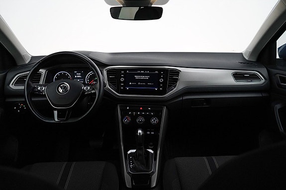 Volkswagen T-Roc 8 of 24