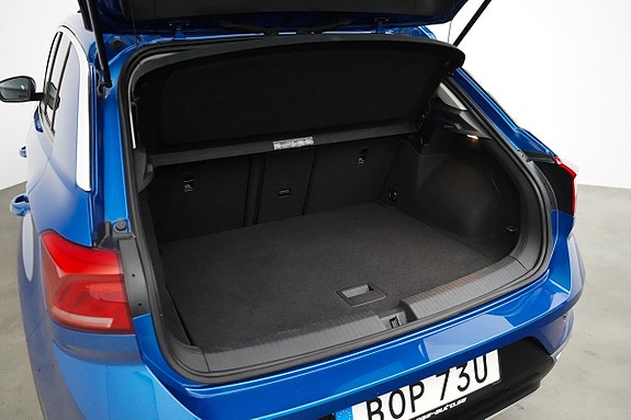 Volkswagen T-Roc 19 of 24