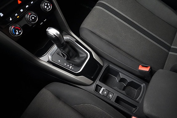 Volkswagen T-Roc 14 of 24