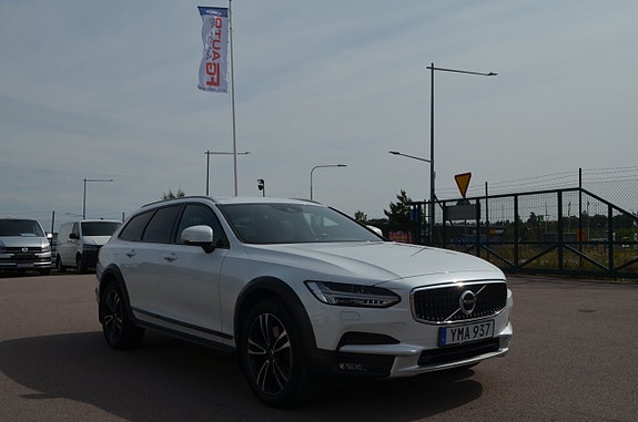Volvo V90 Cross Country 10 of 27