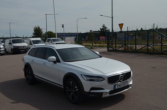 Volvo V90 Cross Country 9 of 27