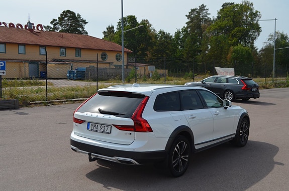 Volvo V90 Cross Country 6 of 27
