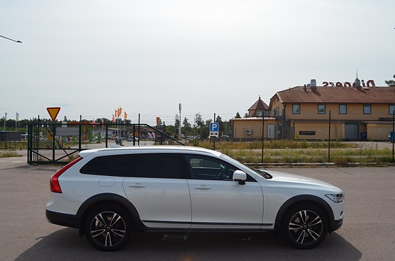 Volvo V90 Cross Country 8 of 27